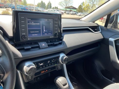 Used 2022 Toyota RAV4 LE AWD/4WD image 27