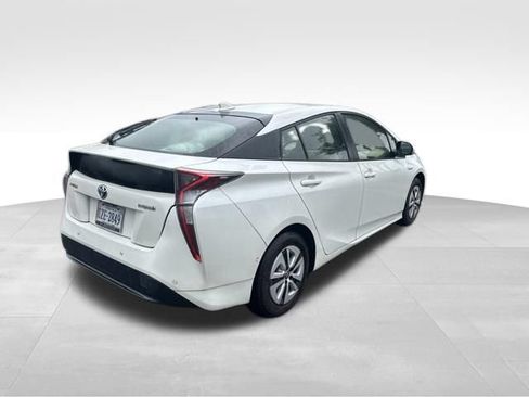 Used 2018 Toyota Prius Two w/ Prius Two Safety Plus Package FWD image 8