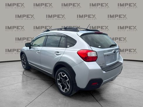 Used 2017 Subaru Crosstrek 2.0i Premium w/ Popular Package #2 AWD/4WD image 2