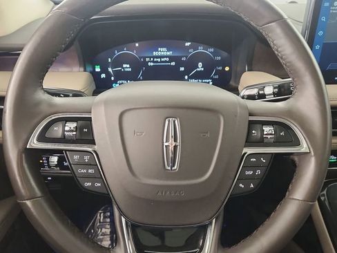 Used 2022 Lincoln Nautilus Reserve AWD/4WD image 12