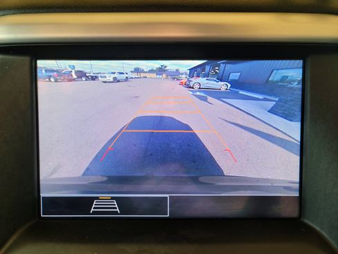 Used 2020 GMC Acadia SLE w/ Driver Convenience Package image 11