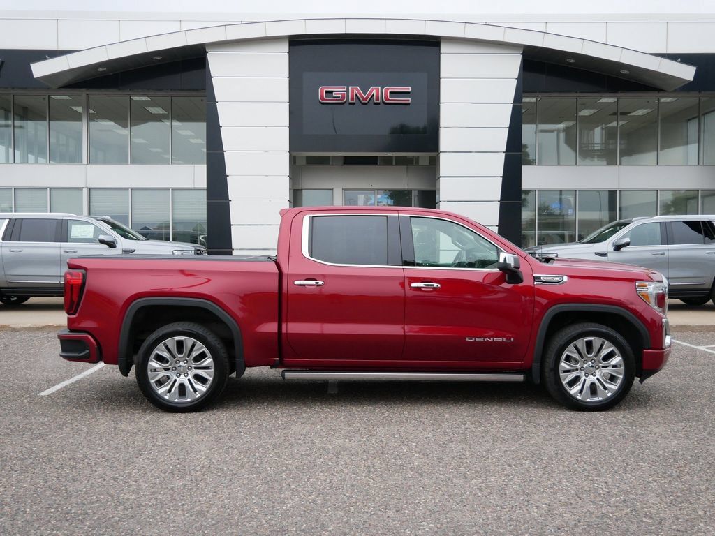 Used 2022 GMC Sierra 1500 Denali w/ Denali Premium Package AWD/4WD image 2