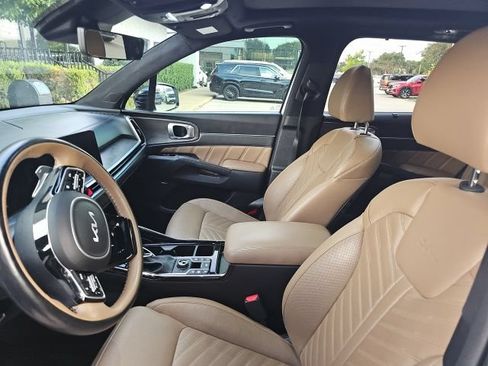 Used 2024 Kia Sorento SX Prestige w/ Olive Brown Leather Package AWD/4WD image 5
