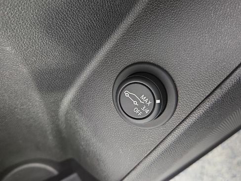 Used 2019 Chevrolet Equinox LT image 30