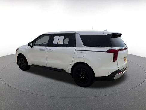 Used 2026 Kia Carnival FWD image 10