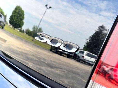 Used 2023 Chrysler 300 Touring w/ Sport Appearance Package image 6