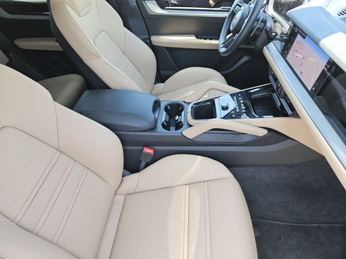 Certified 2026 Porsche Cayenne Coupe AWD/4WD image 15