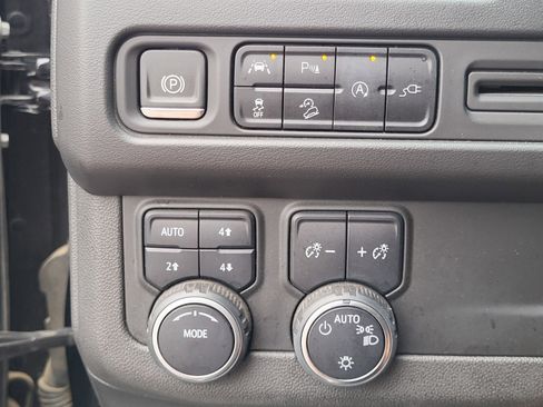 Used 2022 Chevrolet Tahoe Z71 AWD/4WD image 24