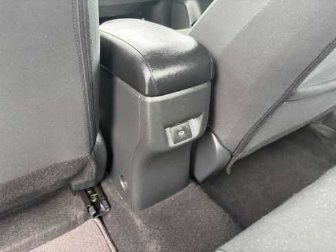 Used 2025 Nissan Versa SV FWD image 23