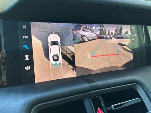 Used 2022 Porsche Taycan image 29