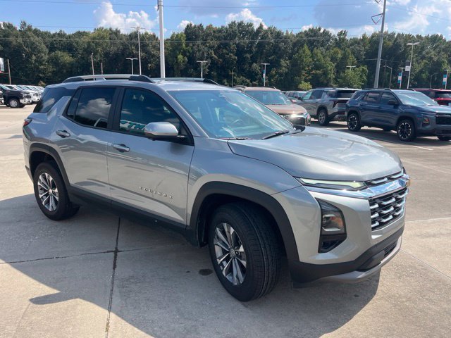 Used 2025 Chevrolet Equinox LT w/ Convenience Package II FWD image 9
