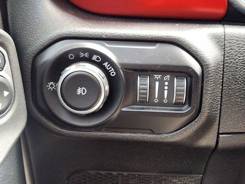 Used 2021 Jeep Wrangler Unlimited Rubicon AWD/4WD image 22