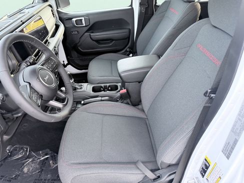 Used 2026 Jeep Wrangler Unlimited Rubicon image 16