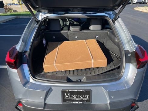 New 2025 Lexus UX 300h 300h F SPORT DESIGN AWD image 15