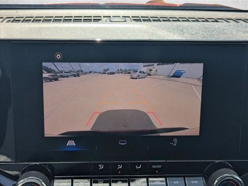 Used 2023 Chevrolet Colorado LT w/ LT Convenience Package RWD image 13