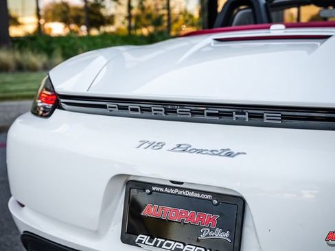 Used 2017 Porsche 718 Boxster image 31