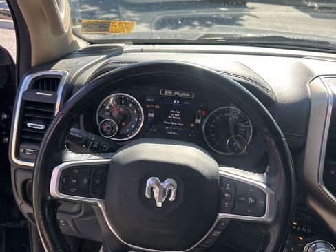 Used 2020 RAM 1500 Laramie AWD/4WD image 10