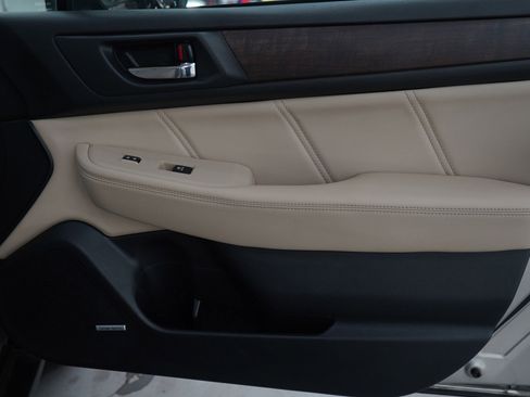 Used 2019 Subaru Outback 2.5i Limited image 11