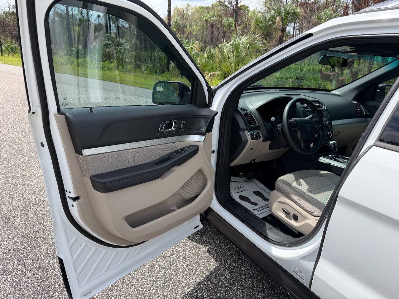 Used 2019 Ford Explorer FWD image 9