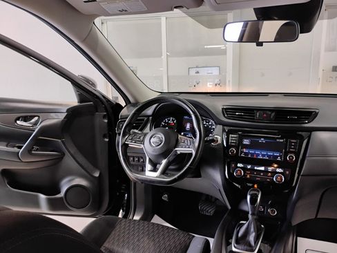 Used 2019 Nissan Rogue SV image 36