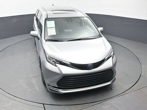 Certified 2023 Toyota Sienna XLE w/ Protection Package (TMS) FWD image 48