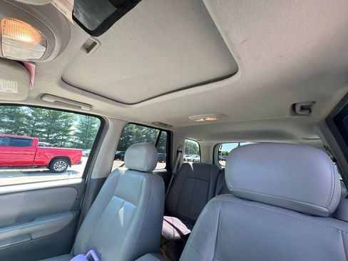 Used 2005 Chevrolet TrailBlazer LT AWD/4WD image 16