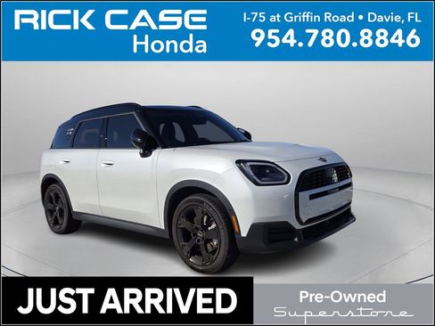 Used 2025 MINI Cooper Countryman S image 1