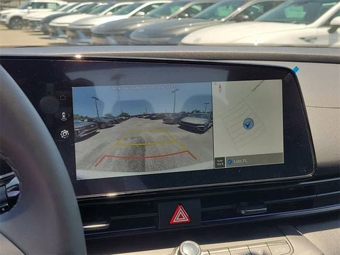 New 2025 Hyundai Elantra SEL image 27