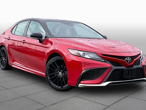 Used 2024 Toyota Camry XSE w/ Navigation Package FWD image 3