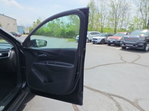 Used 2020 Chevrolet Equinox LT image 41