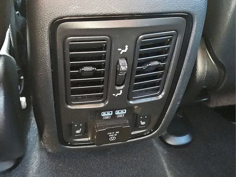 Used 2024 Dodge Durango GT RWD image 31