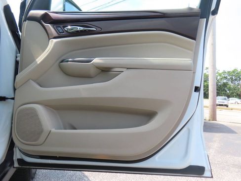 Used 2016 Cadillac SRX Luxury w/ Driver Awareness Package FWD image 40