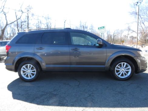 Used 2014 Dodge Journey SXT image 4