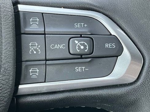 Used 2024 Jeep Compass Limited image 35