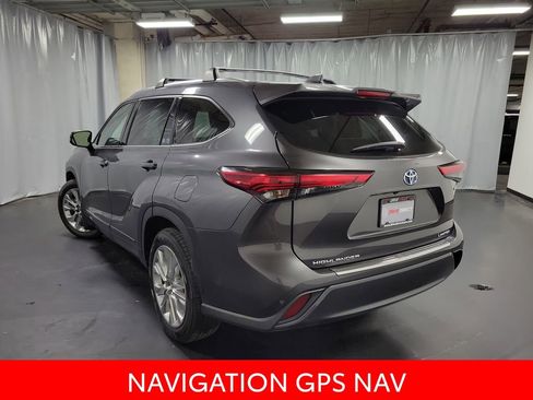 Used 2021 Toyota Highlander Limited AWD/4WD image 6
