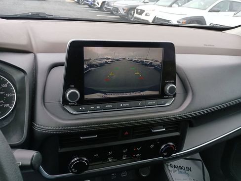 Used 2023 Nissan Rogue S image 23