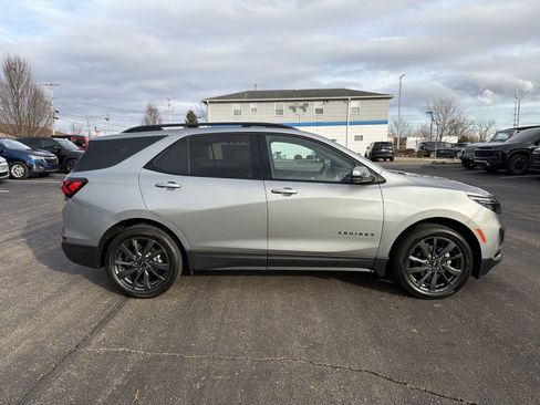 Used 2023 Chevrolet Equinox RS image 9