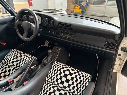 Used 1994 Porsche 911 Carrera 4 image 36