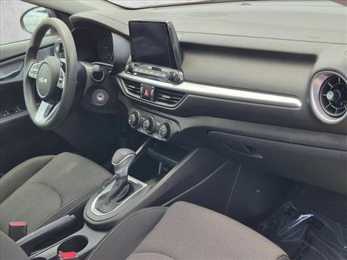 Used 2022 Kia Forte LXS w/ LXS Technology Package FWD image 20