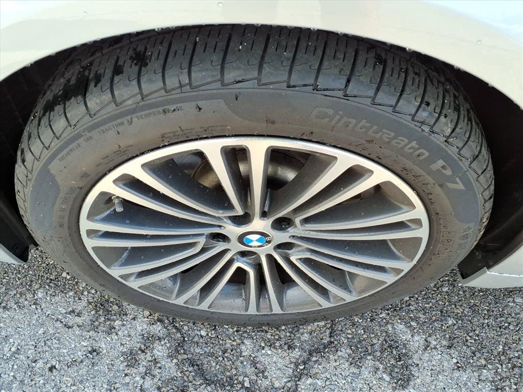 Used 2019 BMW 530i w/ Convenience Package RWD image 10