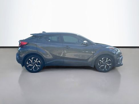Used 2018 Toyota C-HR XLE image 2