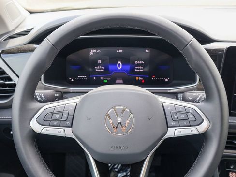 New 2026 Volkswagen Taos SE AWD/4WD image 21