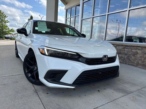 Used 2022 Honda Civic Sport image 2