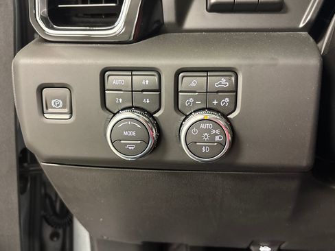 New 2026 GMC Sierra 1500 Denali Ultimate w/ LPO, Black Badging Package AWD/4WD image 32