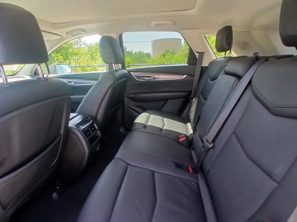 Used 2019 Cadillac XT5 Premium Luxury FWD image 17