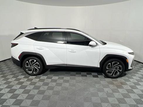 Used 2026 Hyundai Tucson Limited FWD image 2