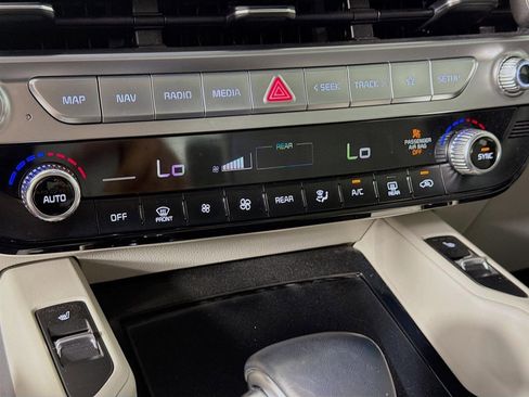 Certified 2024 Kia Telluride S w/ S Sunroof Package image 18