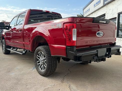 Used 2017 Ford F250 Lariat w/ Lariat Value Package AWD/4WD image 2