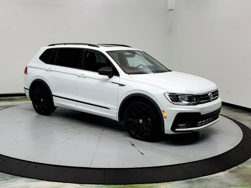 Used 2021 Volkswagen Tiguan SE R-Line FWD image 3