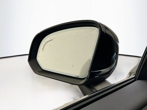 Used 2025 Volvo XC40 B5 Core AWD/4WD image 16